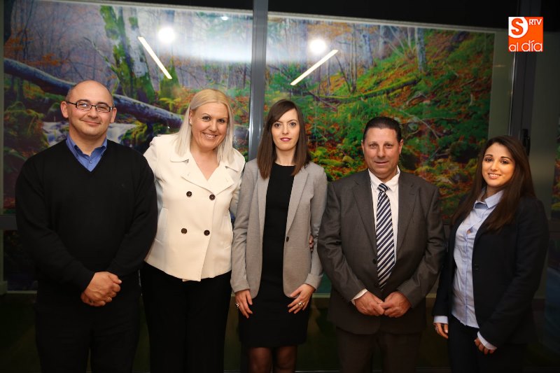 Responsables de la Funeraría La Luz en la inauguración de los velatorios de Vecinos / Fotos de Alberto Martín
