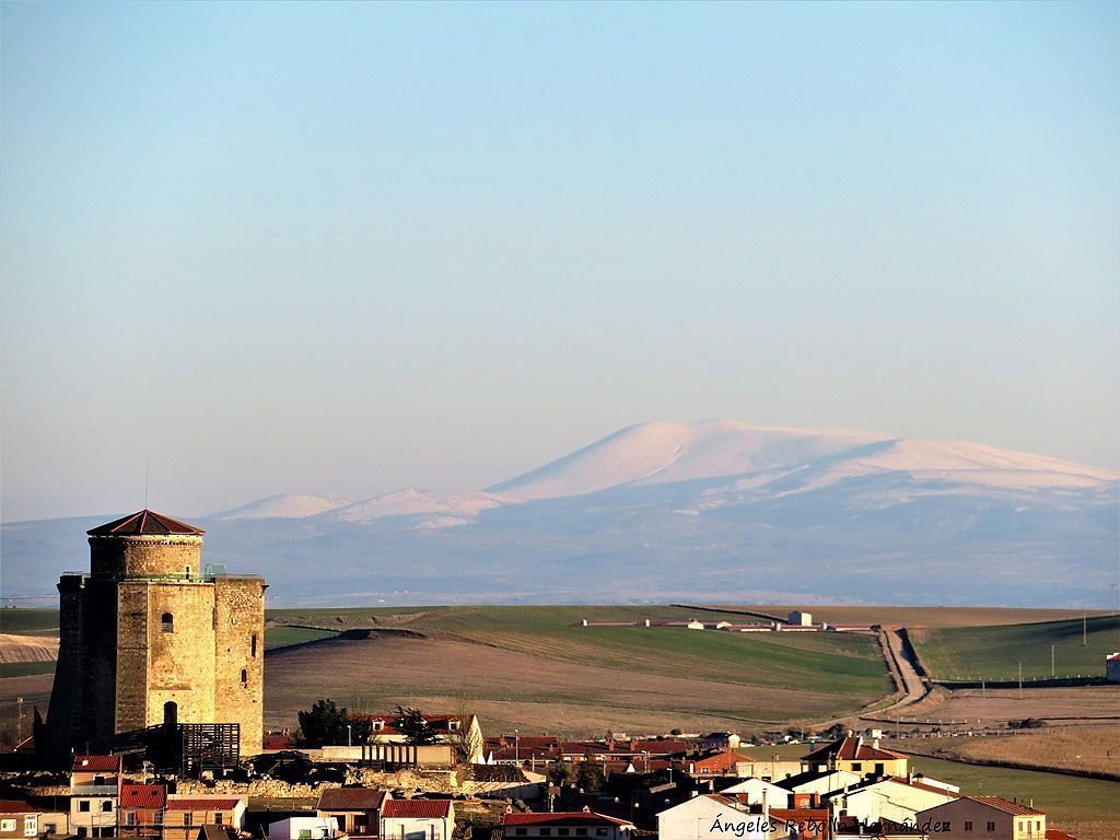 La montaña que vela la luz