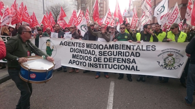Foto 1 - Agentes medioambientales de la comarca participan en una gran manifestación en Valladolid  