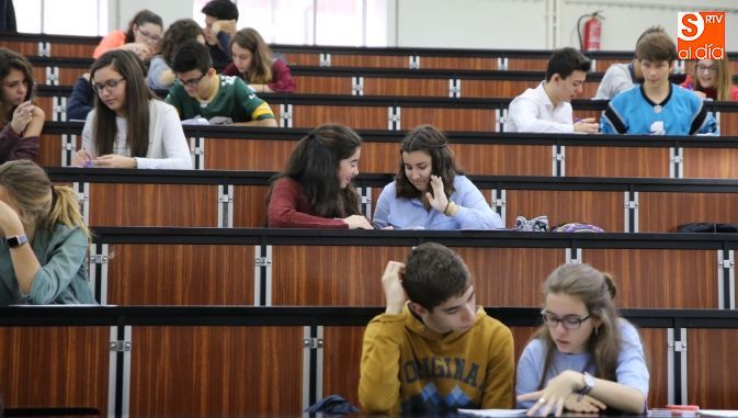 Alumnos participantes en la Olimpiada de geología. Fotos: Alberto Martín