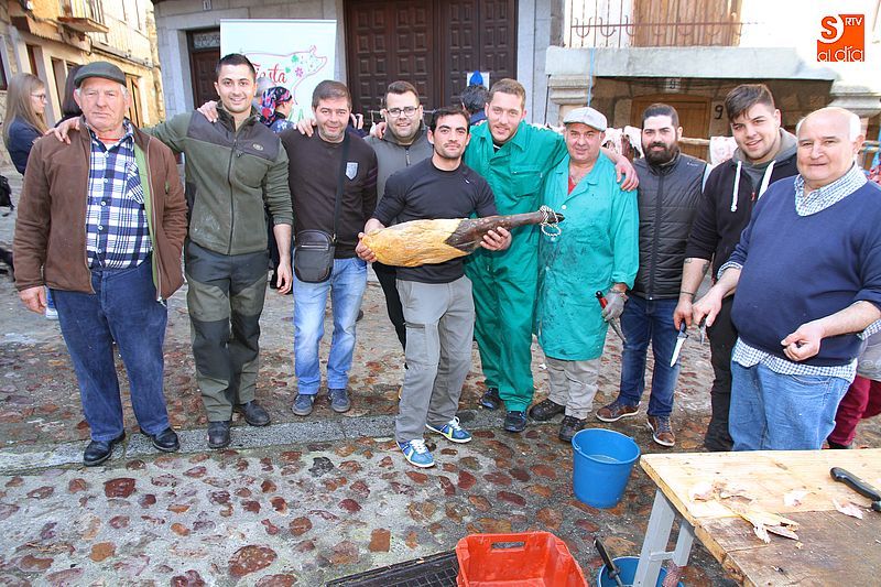 La gastronomía más tradicional viste de color la matanza típica
