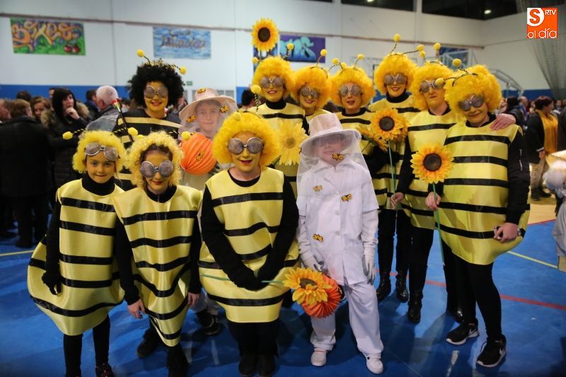 Uno de los disfraces colectivos que se pudieron ver este sábado en Villamayor