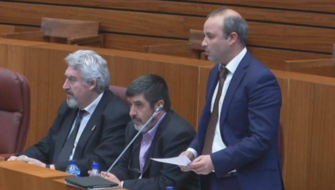 El procurador salmantino David Castaño, en las cortes regionales