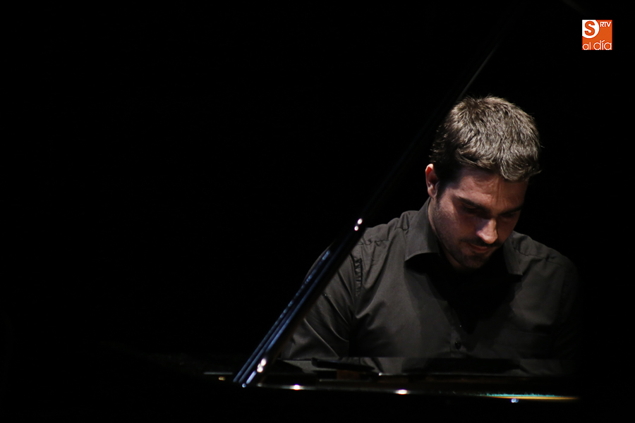 Foto 3 - Concierto de piano y guitarra en el Teatro Juan del Enzina