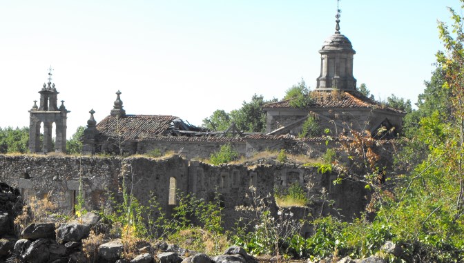 El convento, en ruinas