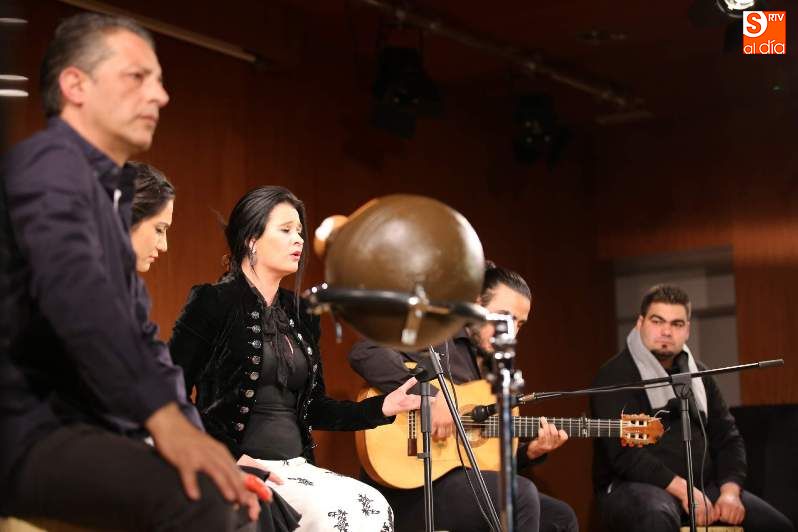 Momento de la actuación en el centro cultural de la Plaza Trujillo