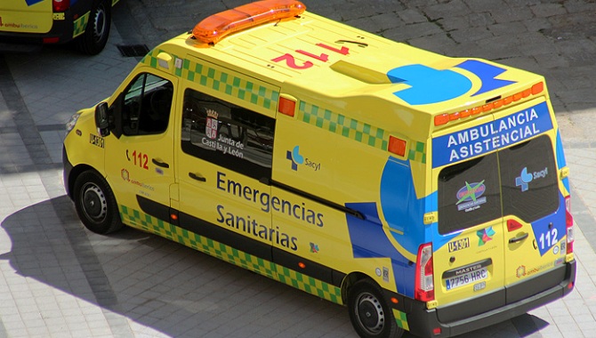 Dos heridos graves en un aparatoso accidente cerca de Encinas de Abajo  