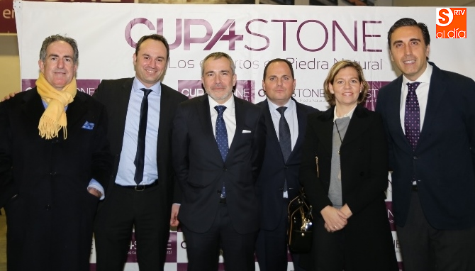 Responsables de Cupa Stone en el acto inaugural de su nuevo centro en Salamanca / Foto de Alberto Martín