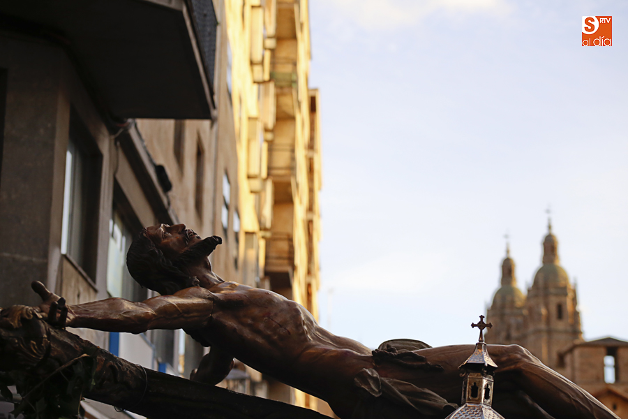 El Cristo del Amparo, trasladado a la Catedral Vieja (Foto de Álex López)