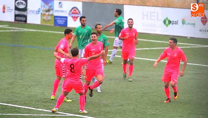 La Cultural Leonesa celebra un gol en el Municipal el pasado mes de enero.