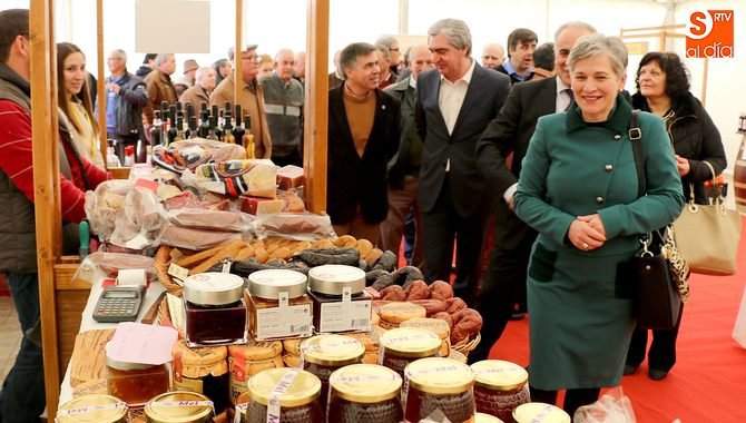 La presidenta de la Cámara, María do Ceu Quintas, hará de anfitriona en la feria  | CORRAL