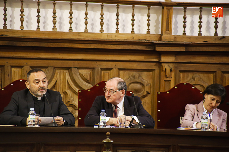 Conferencia en el Aula Magna. Foto: Alex López