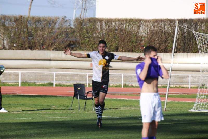 Momento del gol que marcó Cristo desde el córner en saque directo