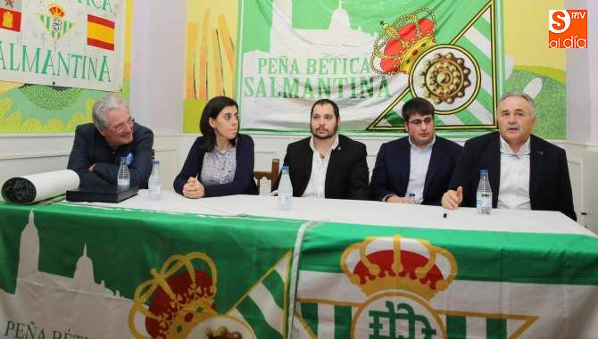 Momento del acto de la presentación de la nueva Peña del Betis en Salamanca