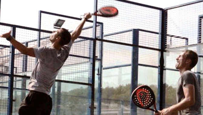 La Asociación AEUS organiza un torneo de pádel a beneficio del Banco de Alimentos  