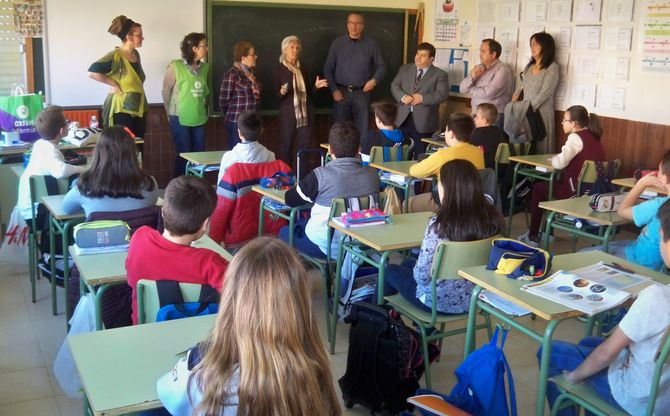 Los escolares aprenden sobre Comercio Justo en el Día del Consumidor  