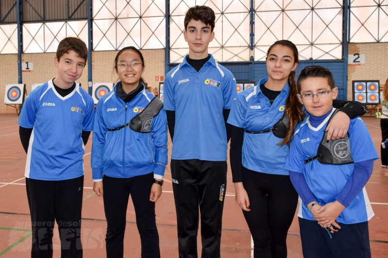 Jóvenes participantes de Arqueros de Sol XIV en la competición de Burgos