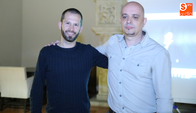 Miguel Ángel Sampedro, poeta invitado a este acto, a la izquierda / Foto de Alberto Martín