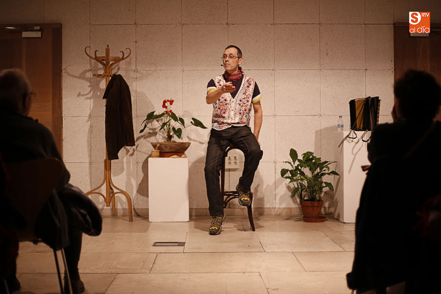 Actuación de Roberto Mezquita en la Casa de las Conchas / Foto de Alejandro López