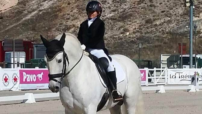 Marta Asensio vence en un entrenamiento en el Centro Ecuestre de Castilla y León  