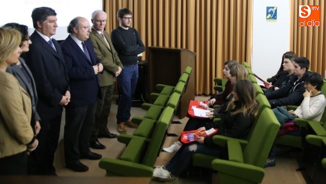 El vicerrector de Promoción y Coordinación, Enrique Cabero, en la recepción a los alumnos, que tuvo lugar en la Facultad de Medicina / Foto de Alberto Martín