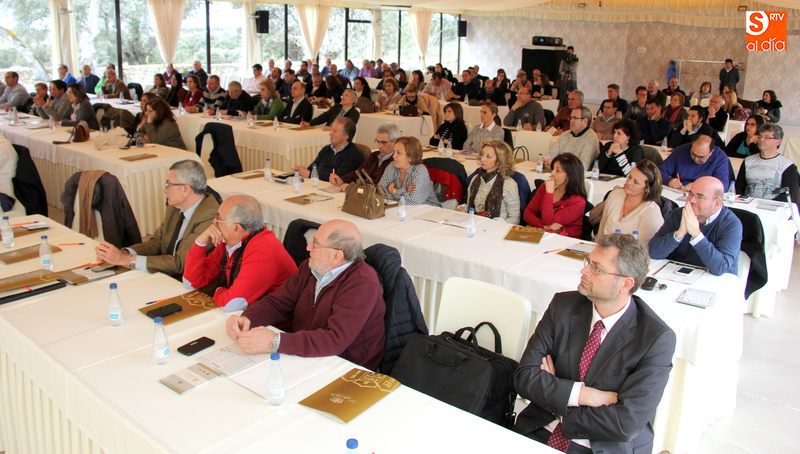 Al encuentro asistían alcaldes, concejales y secrearaios-interventores de todos los puntos de la provincia / CORRAL