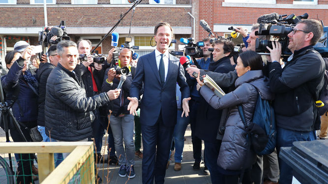 Rutte ha frenado en Holanda por el momento al populismo de Wilders