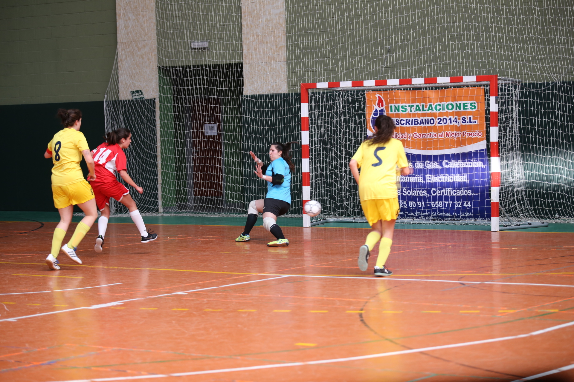El Tres Columnas ‘asalta’ el Municipal de Carbajosa al golear al San Roque en el derbi (1-5)