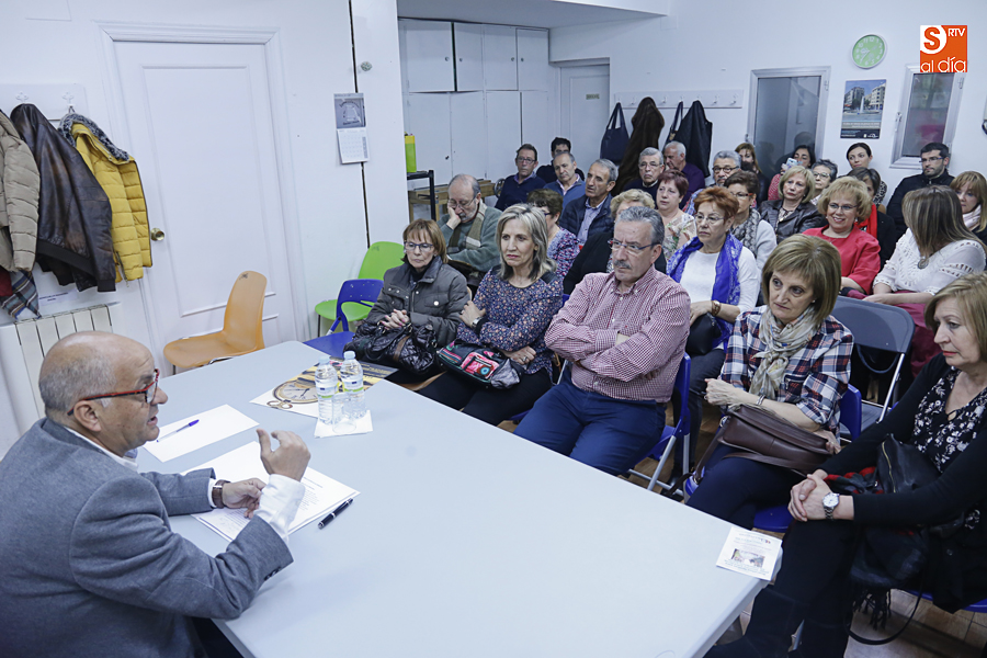 Charla coloquio de Joaquín Merchán en la sede de Zoes / Foto de Alejandro López