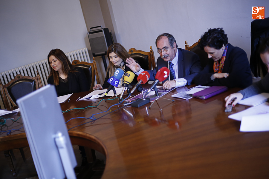 El decano de la Facultad de Filología, Vicente González, en la presentación del seminario / Foto de Alejandro López