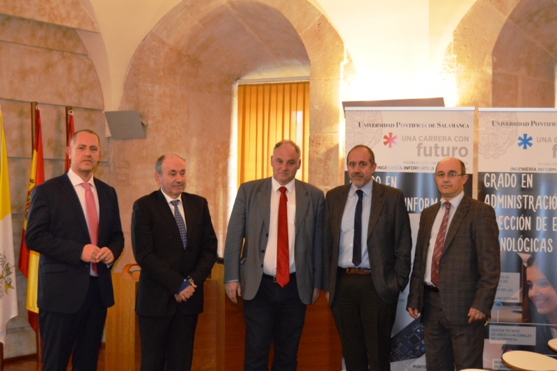 Momento del acto que se celebró en el Aula de Grados de la UPSA