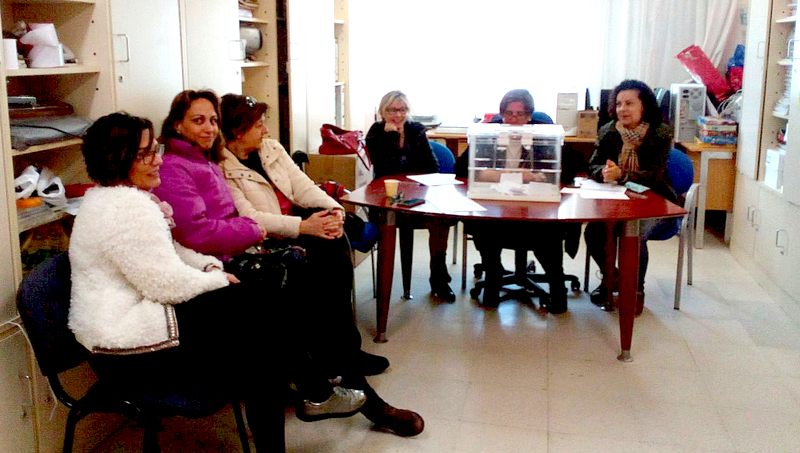 Momento de la votación en el CEIP Manuel Moreno blanco / MARI PAZ MARTÍN