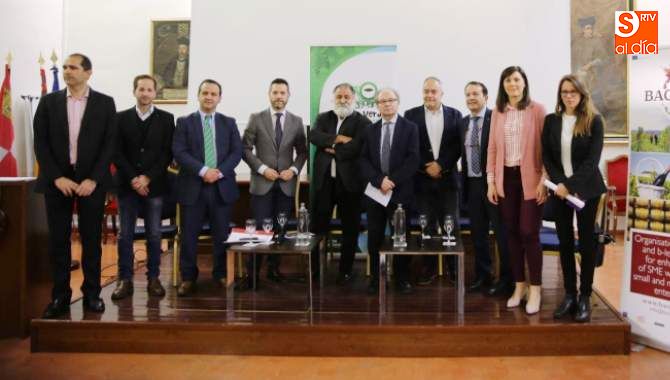 Foto familiar de los ponentes en la jornada de la Semana Verde de la Usal