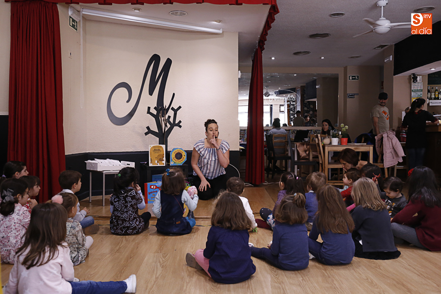 Presentación del nuevo libro de Rebeca Martín, de UnPuntoCurioso (Foto de Álex López)
