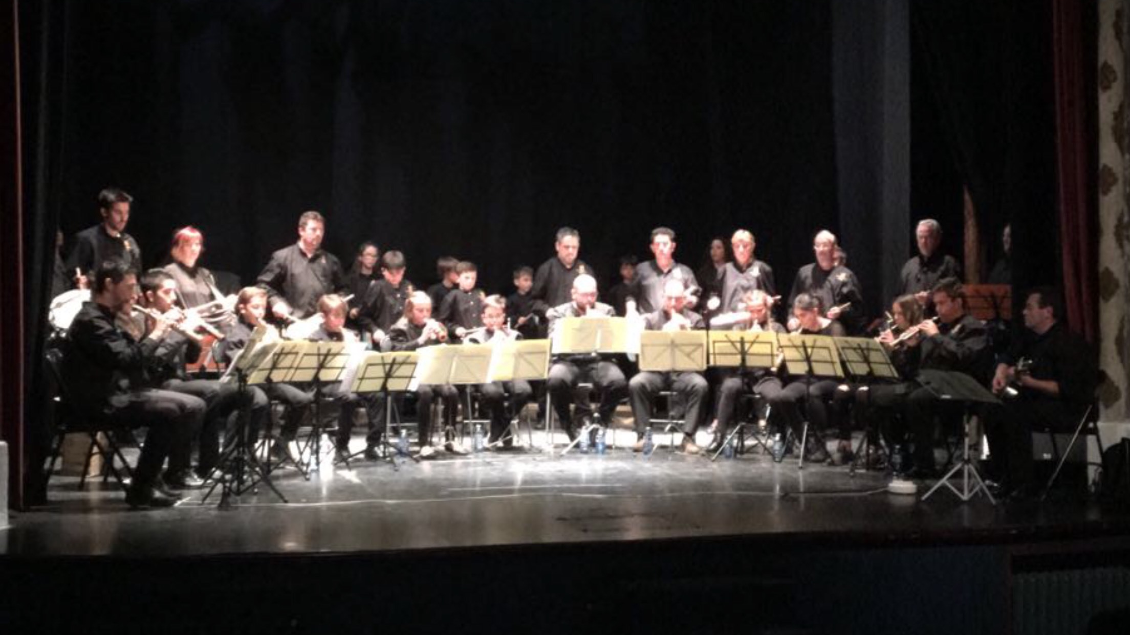 La Escuela de Dulzaina de Macotera triunfaba este viernes con su concierto de Marchas de Semana Santa