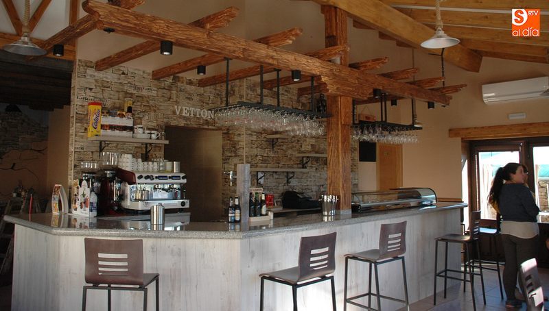 Vettón ha sido decorado con buen gusto y ofrece también terraza