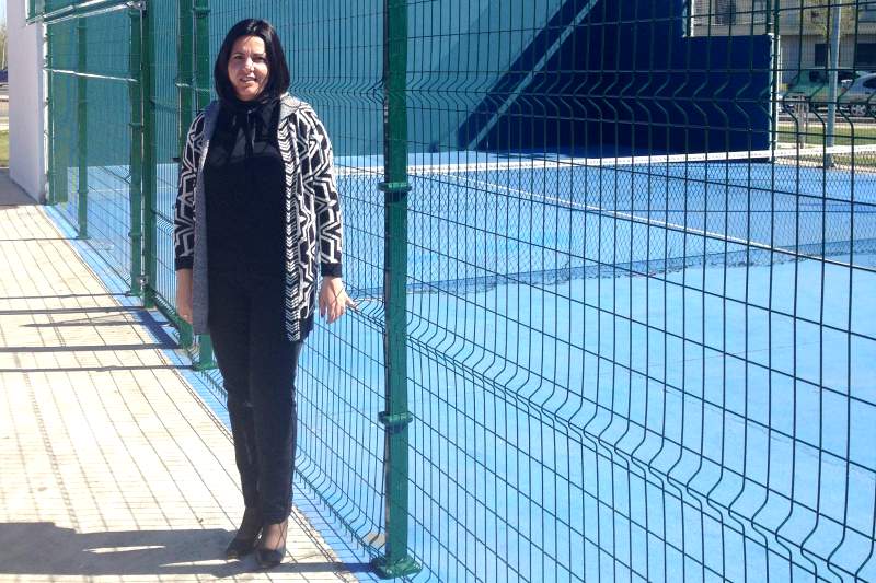La concejala de Santa Marta, Silvia González, en unas instalaciones de la localidad