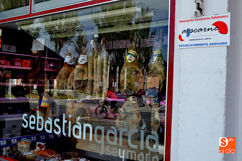 La carnicería, situada en la calle Carlos I, era asaltada durante la noche de este jueves