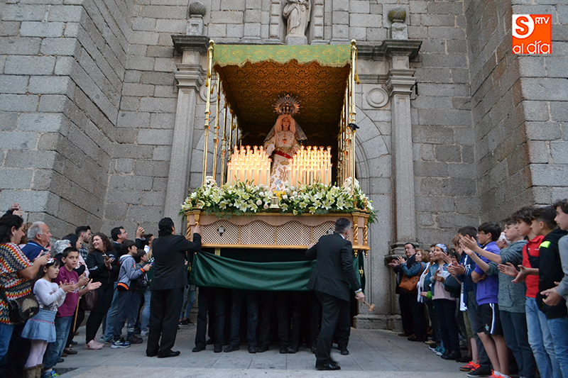 Nuestra Señora de la Esperanza protagonizaba uno de los momentos más emocionantes durante la Procesión del Encuentro
