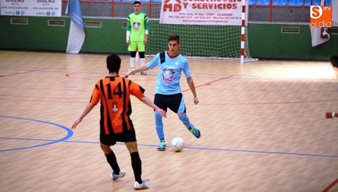 Un momento de un partido del CD Salamanca FS juvenil en La Alamedilla