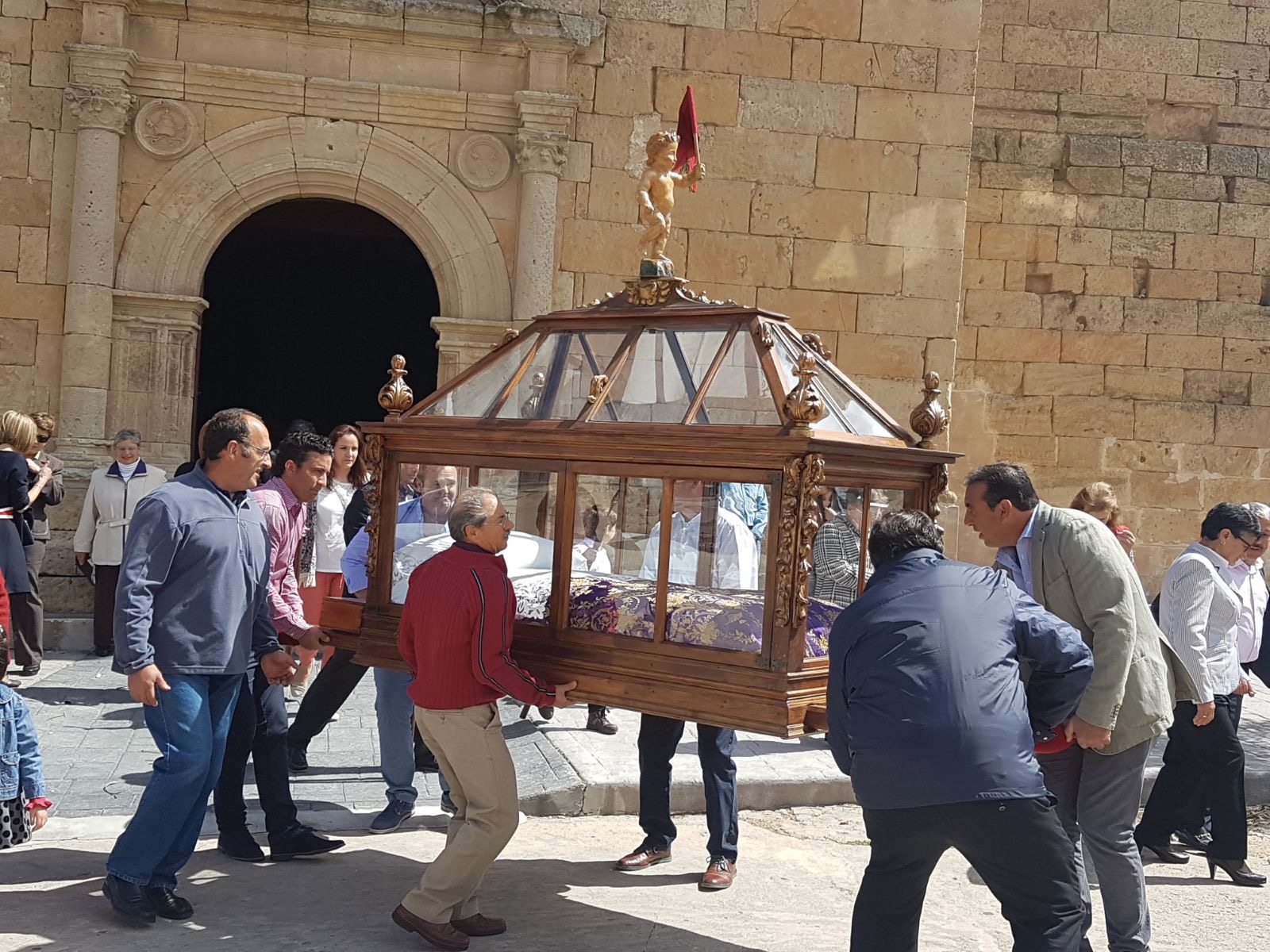 Fervor y tradición, en la procesión del Encuentro en Cantalpino | Fotos: Elena Sánchez