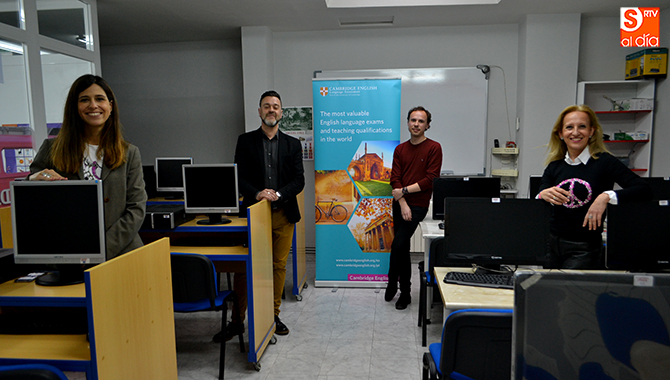 Representantes en España de Cambridge English han elegido a la Academia Líder para realizar sus exámenes