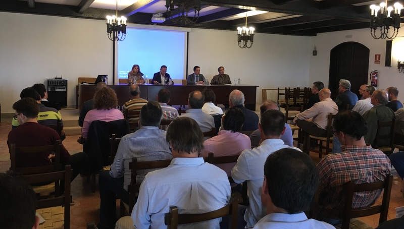Momento de la presentación de los proyectos en Castro Enríquez