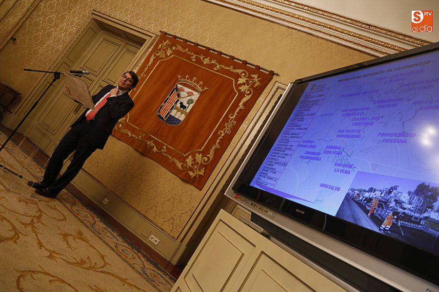 El alcalde, durante la presentación de las actuac¡ones. Fotos: Alejandro López