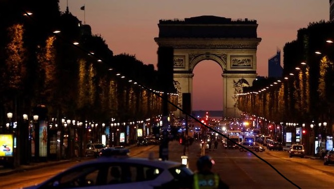 Un policía muerto, balance del último ataque terrorista en París. Foto: El Norte