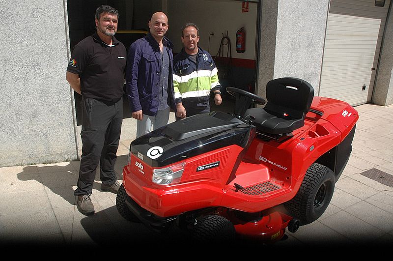 La nueva máquina permite cortar más césped en menos tiempo