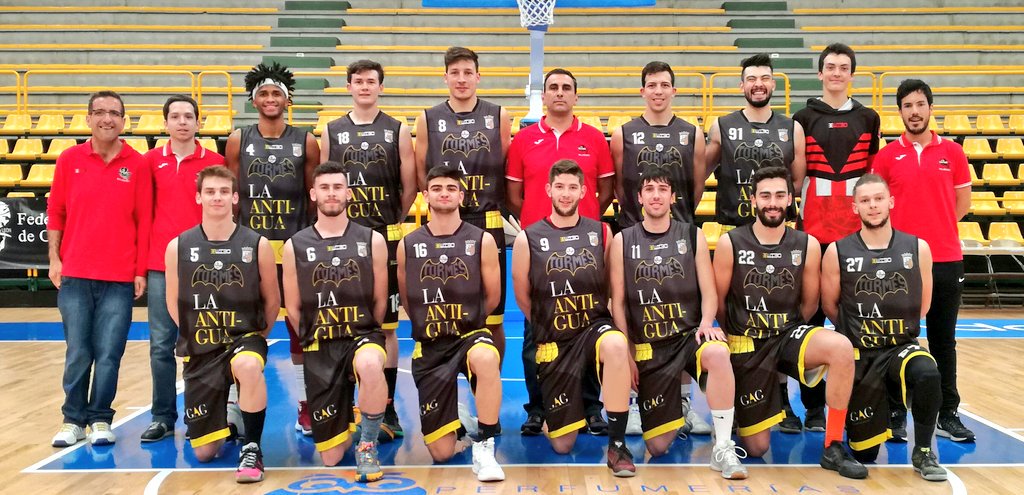 Plantilla y cuerpo técnico del C. B Tormes