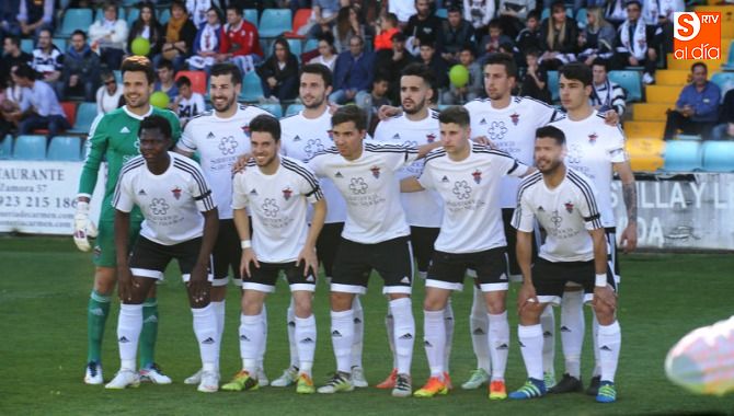 Uno de los onces del Salmantino que ha formado esta temporada en el Helmántico