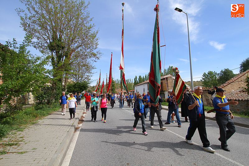 Los diez grupos de pendoneros encabezaron la marcha.