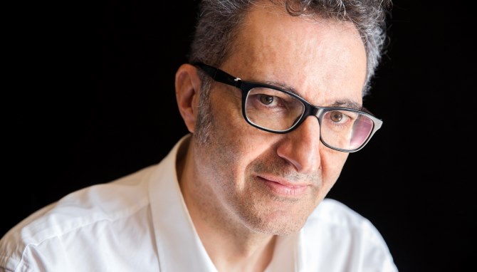 Eloy Tizón, escritor y columnista en El Cultural de El Mundo